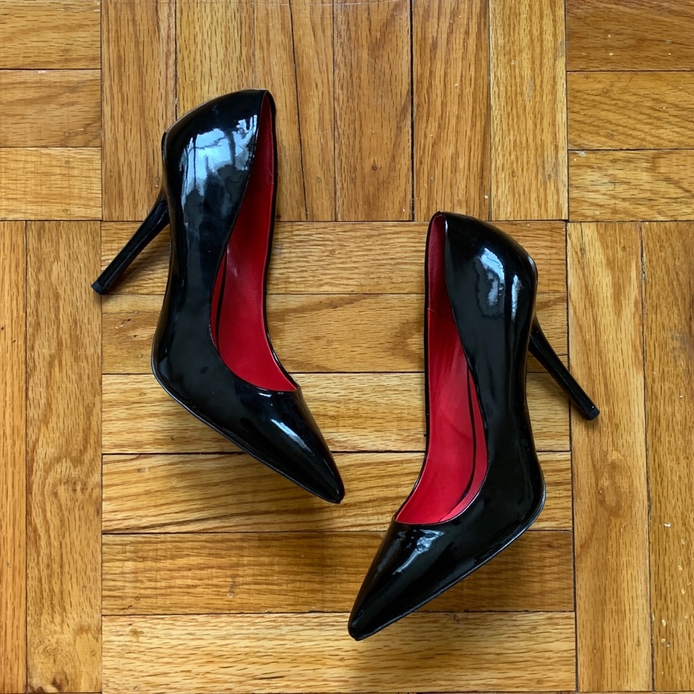 NWOB Charles Jourdan Black Patent Leather Pointed Toe Heel Sze 9